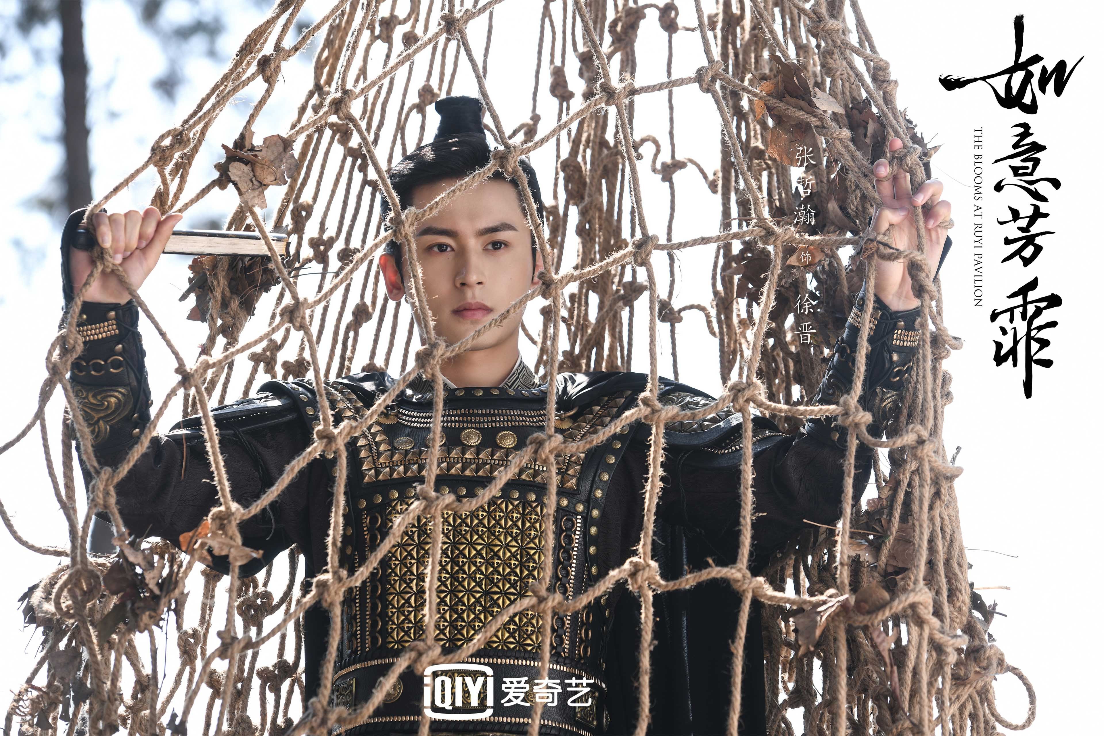 随机快船推广“战术连连看”互动屏幕，比赛间歇也精彩，快船战术手册