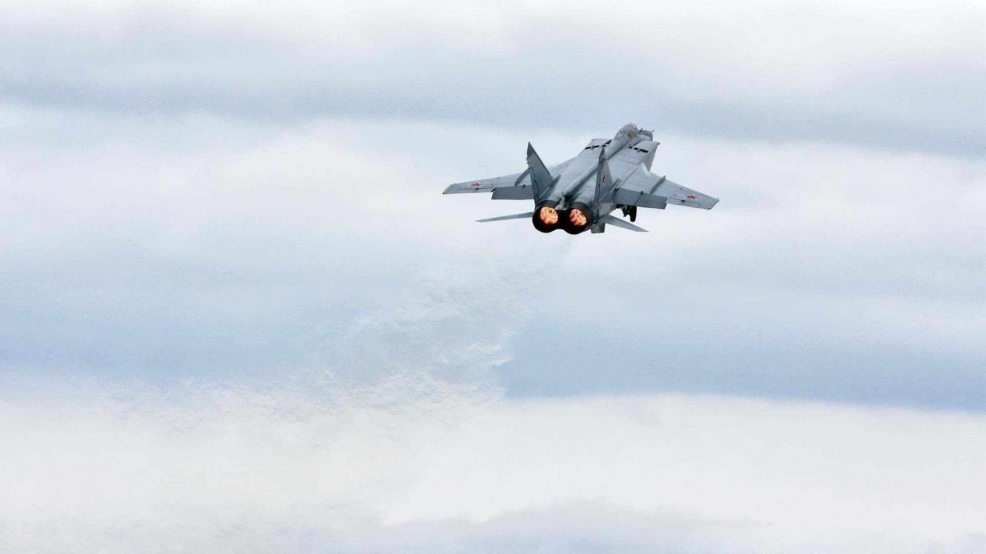 kaiyun官方入口登录-德甲精彩瞬间：长途奔袭带来的冲击力，德甲战车