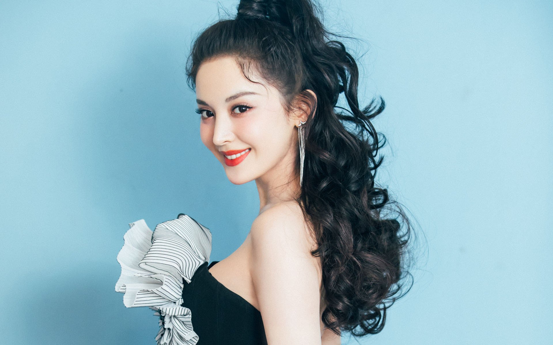 开云官方网站-荷兰队在欧洲预赛中持续保持优异表现，晋级希望大好